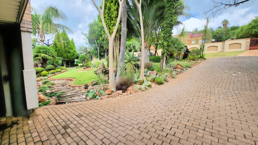 5 Bedroom Property for Sale in Doringkruin North West
